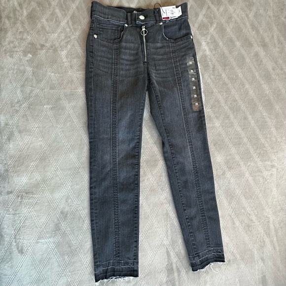*NWT Express Size 2R Black Denim Cropped Skinny Highrise Women’s Pant Jeans - Picture 2 of 10